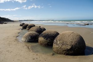 03Aug2016030818moeraki boulders.jpg